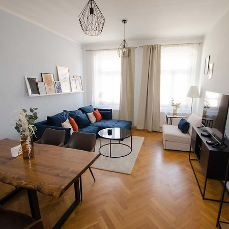 Casarina - Stilvoller Altbau In Zentraler Lage Apartman Drezda Kültér fotó