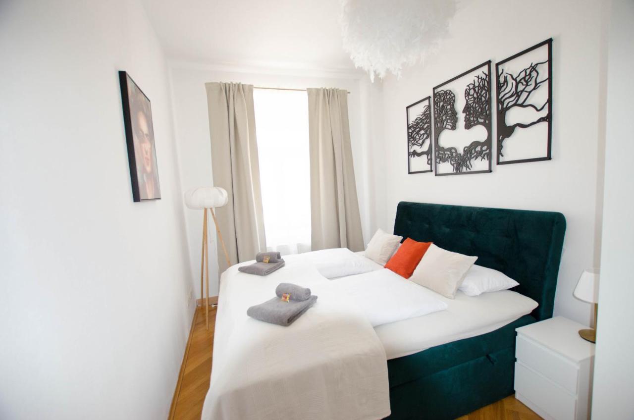 Casarina - Stilvoller Altbau In Zentraler Lage Apartman Drezda Kültér fotó