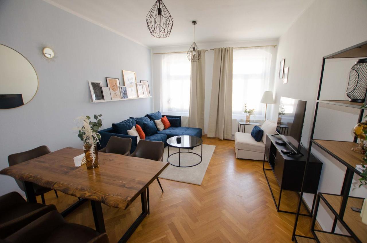 Casarina - Stilvoller Altbau In Zentraler Lage Apartman Drezda Kültér fotó